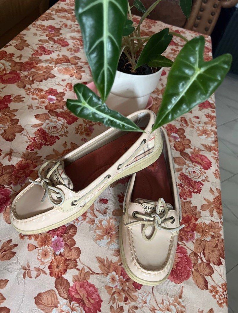 Sperry shop flat shoes