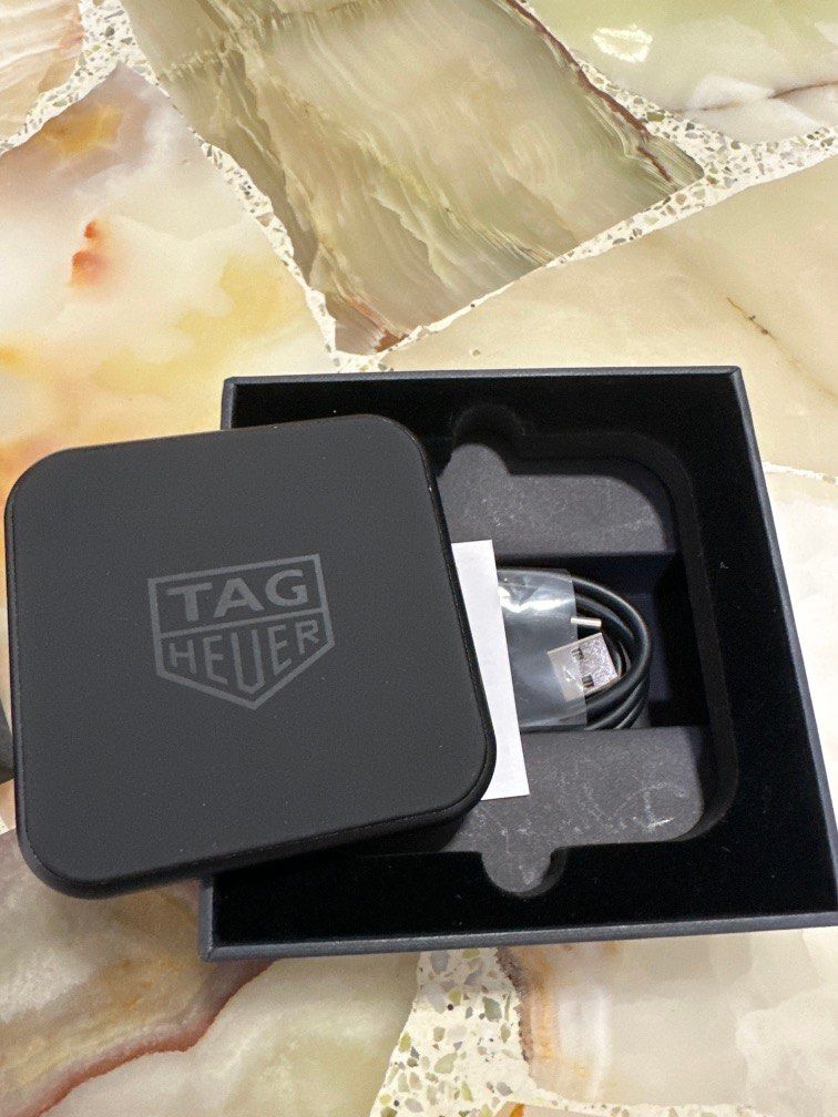 Tag heuer hot sale charging puck