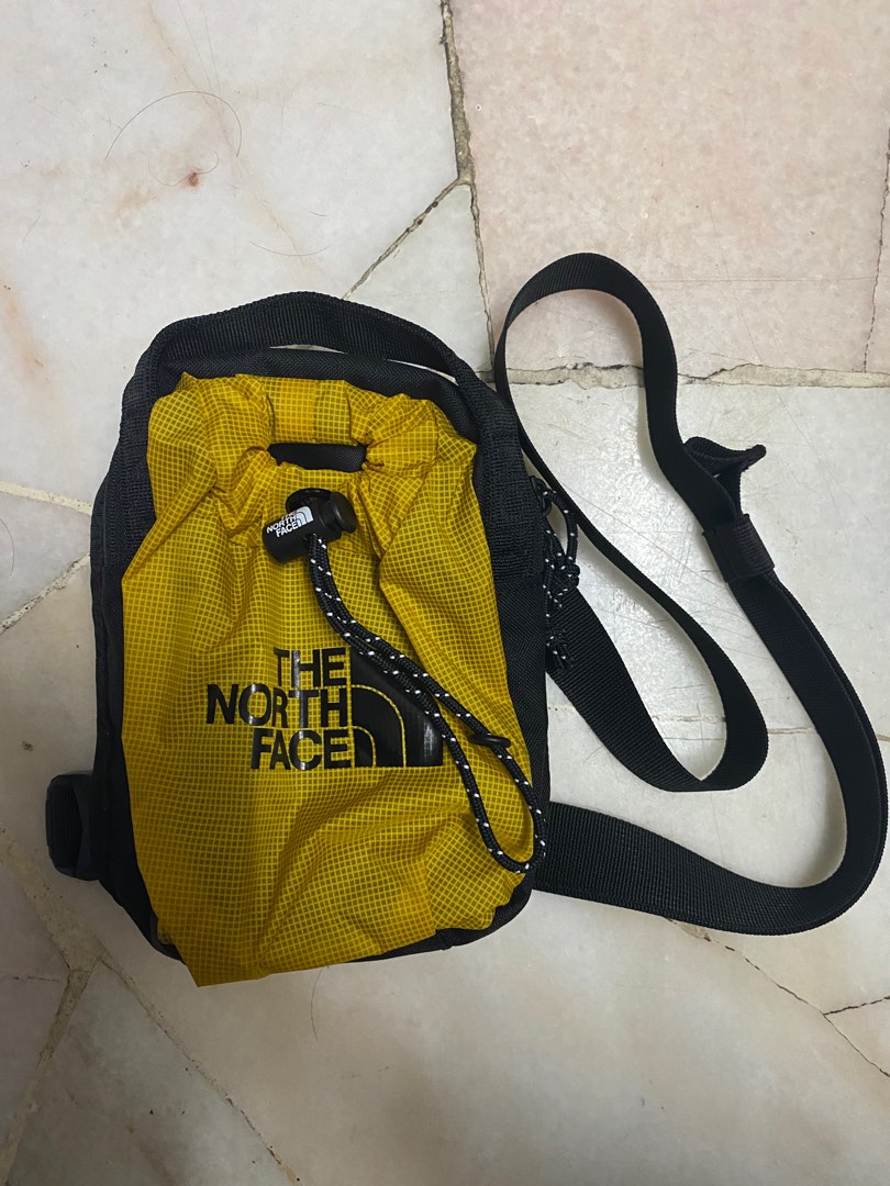 The North Face Unisex Bozer Cross Body 2L Yellow / Black, Men's