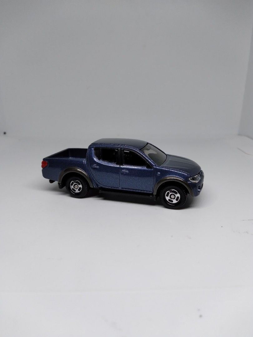 Tomica mitsubishi triton deals