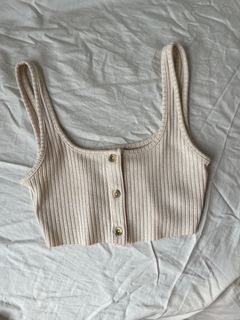 (Category: ) located in . Submitted by unearthedgarments (Listing ID 1239475305, Image 1). Description: .