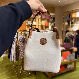 Tory Burch Fleming Bucket Bag, Women's Fashion, Bags & Wallets, Tote Bags  on Carousell