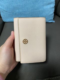 （分類：）位於 。 由 argin94 提交（商品編號 1239502836，圖片 1）。簡介： 。