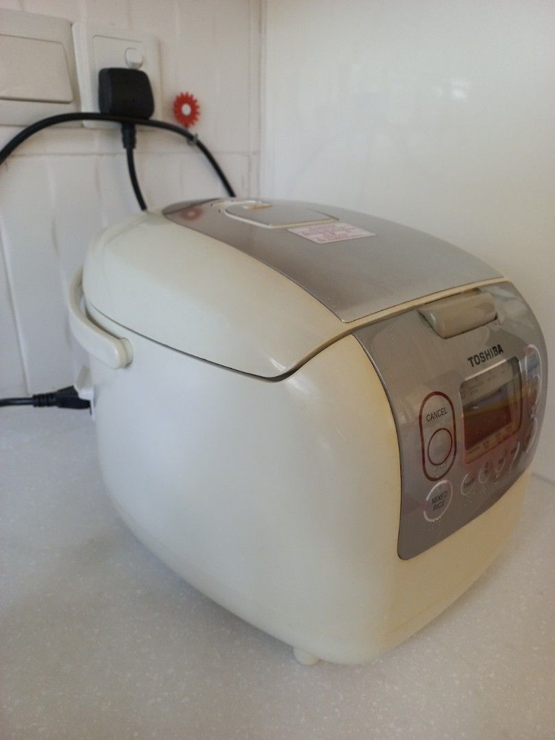 TOSHIBA RICE COOKER TV Home Appliances Kitchen Appliances Cookers 