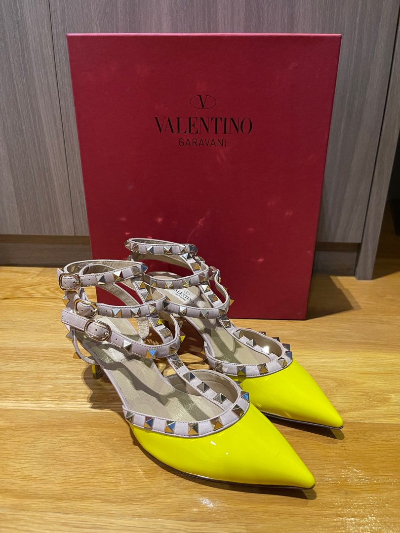 Valentino 2025 rockstud yellow