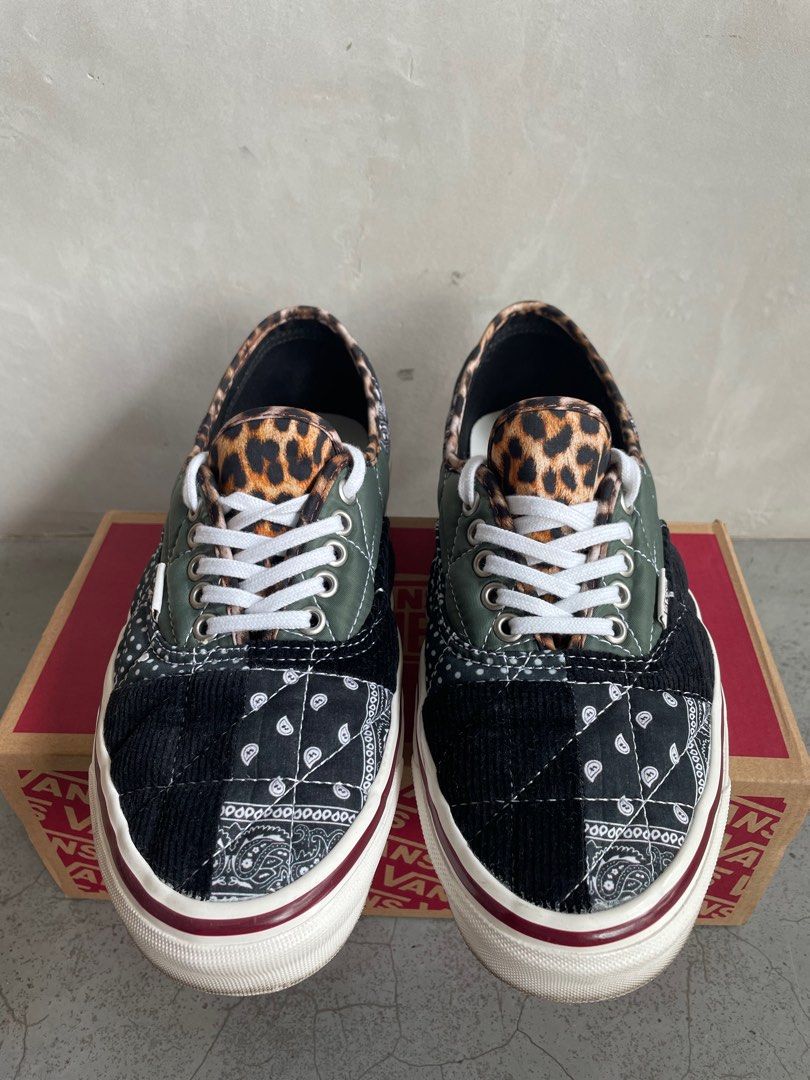 Vans Authentic 44 DX Patchwork (Category: Sneakers) located in Singapore. Submitted by nonsensical86 (Listing ID 1239366256, Image 3). Description: Size 9 Worn once.