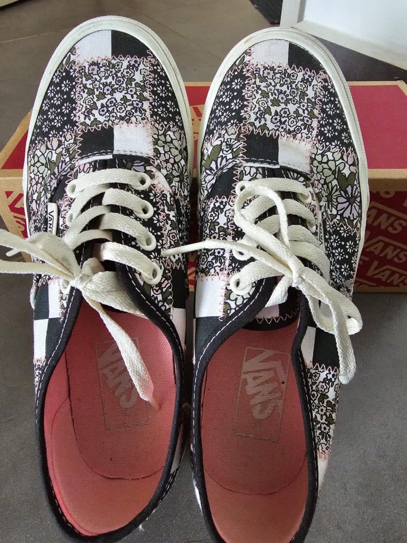 Vans Authentic Patchwork (Category: Sneakers) located in Shah Alam. Submitted by nabilasyazwanee (Listing ID 1239456097, Image 1). Description: Worn 3 4 times .