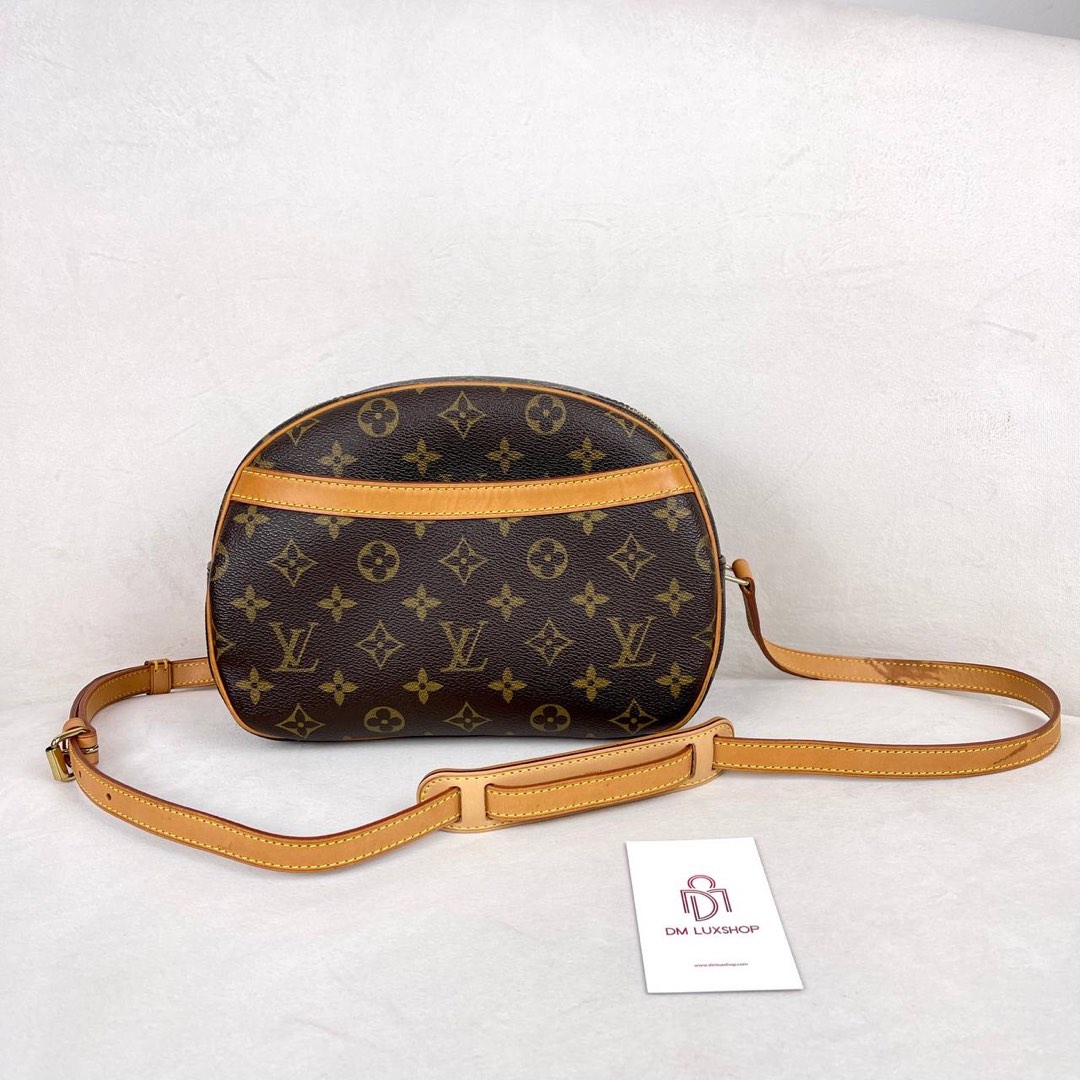 LOUIS VUITTON Blois Vintage Monogram Canvas Crossbody Bag Brown