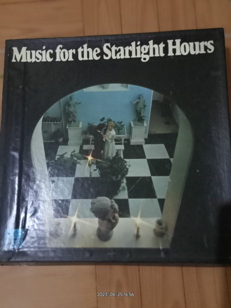 Vinyl record box set, Hobbies & Toys, Music & Media, Vinyls on Carousell