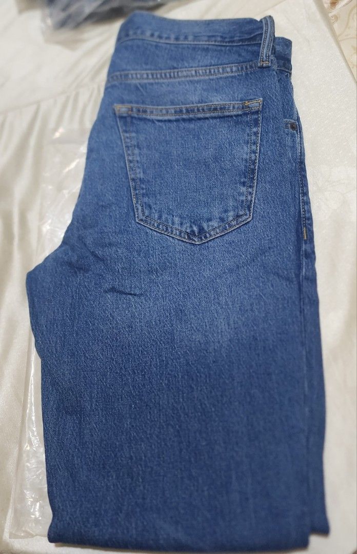 W32 L32) Old Navy Relaxed Slim Taper Jeans, Men'S Fashion, Bottoms, Jeans  On Carousell