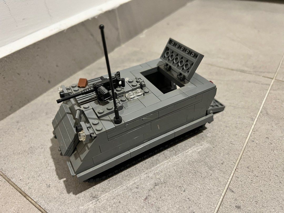 WTS Brickmania M113 Armoured Personnel Carrier 1st Edn