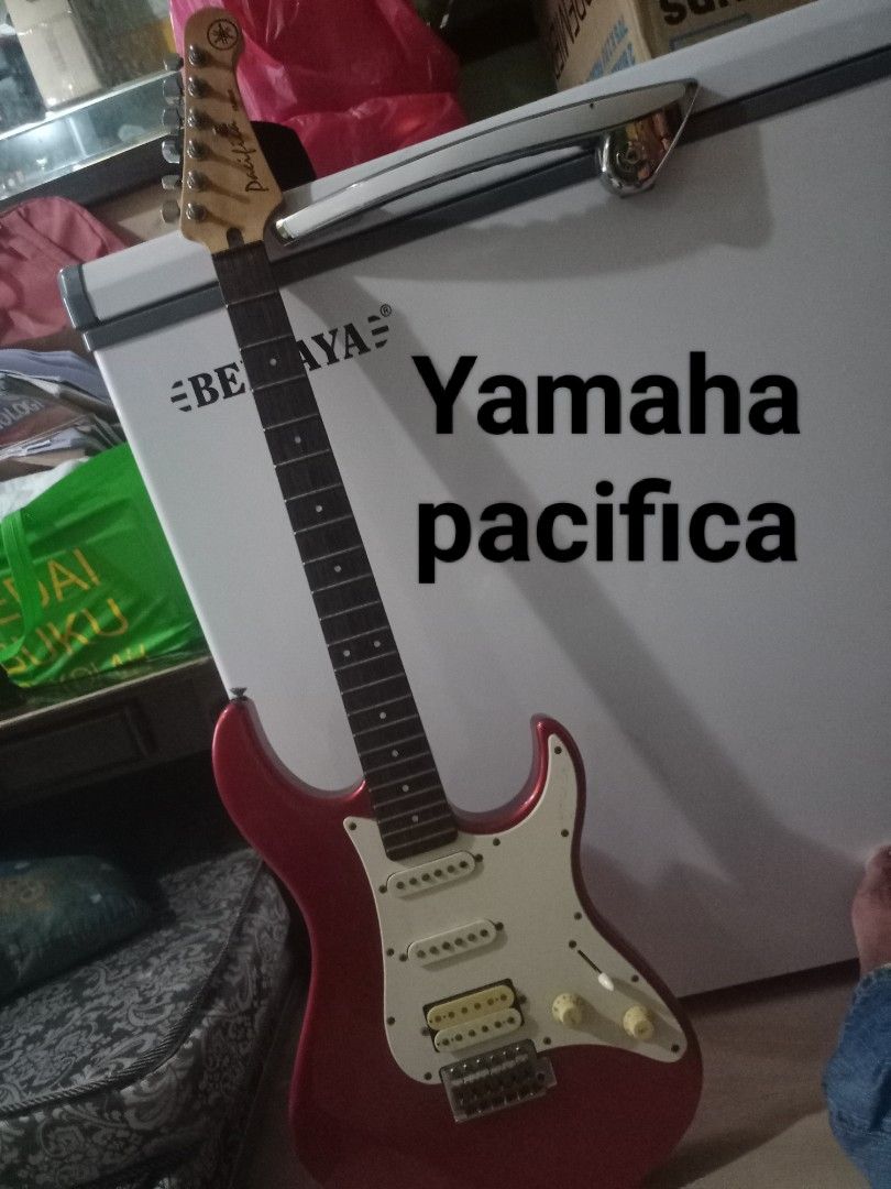 Yamaha pacifica, Hobbies & Toys, Music & Media, Musical Instruments on