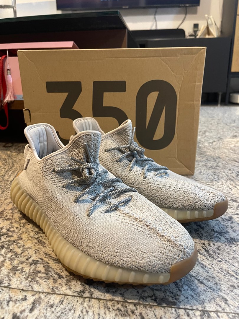 Yeezy boost kerst sesame on feet