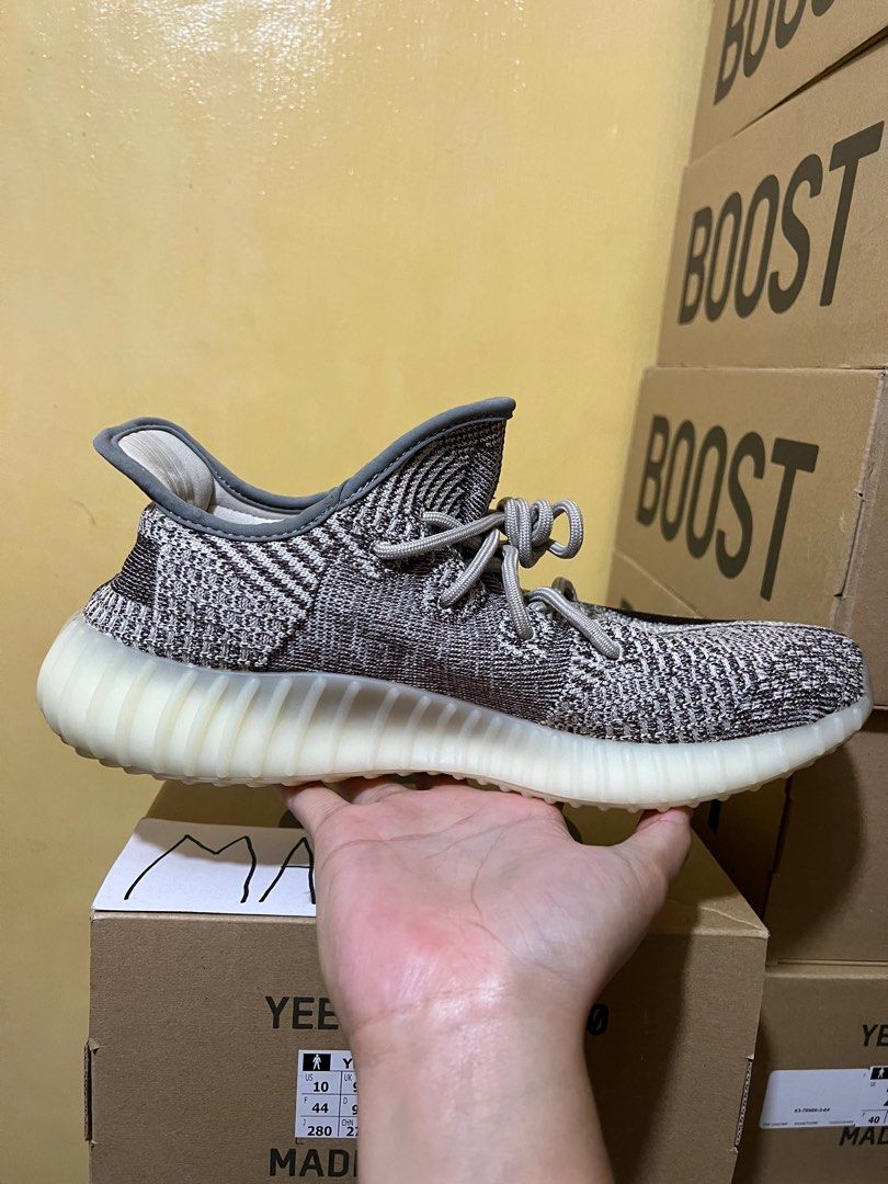 Yeezy 350 v2 size 10 hot sale