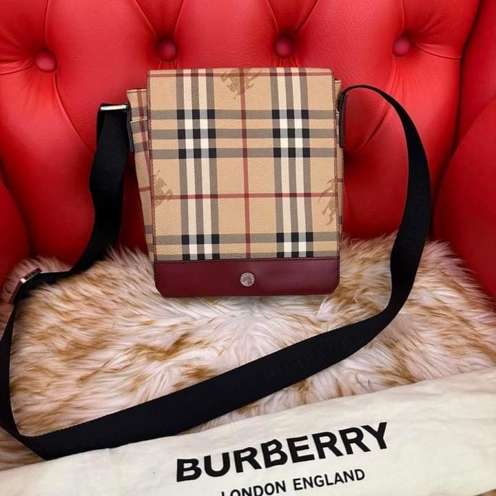 15 800 lp plus sf Orig Burberry sling bag Small size Rank A