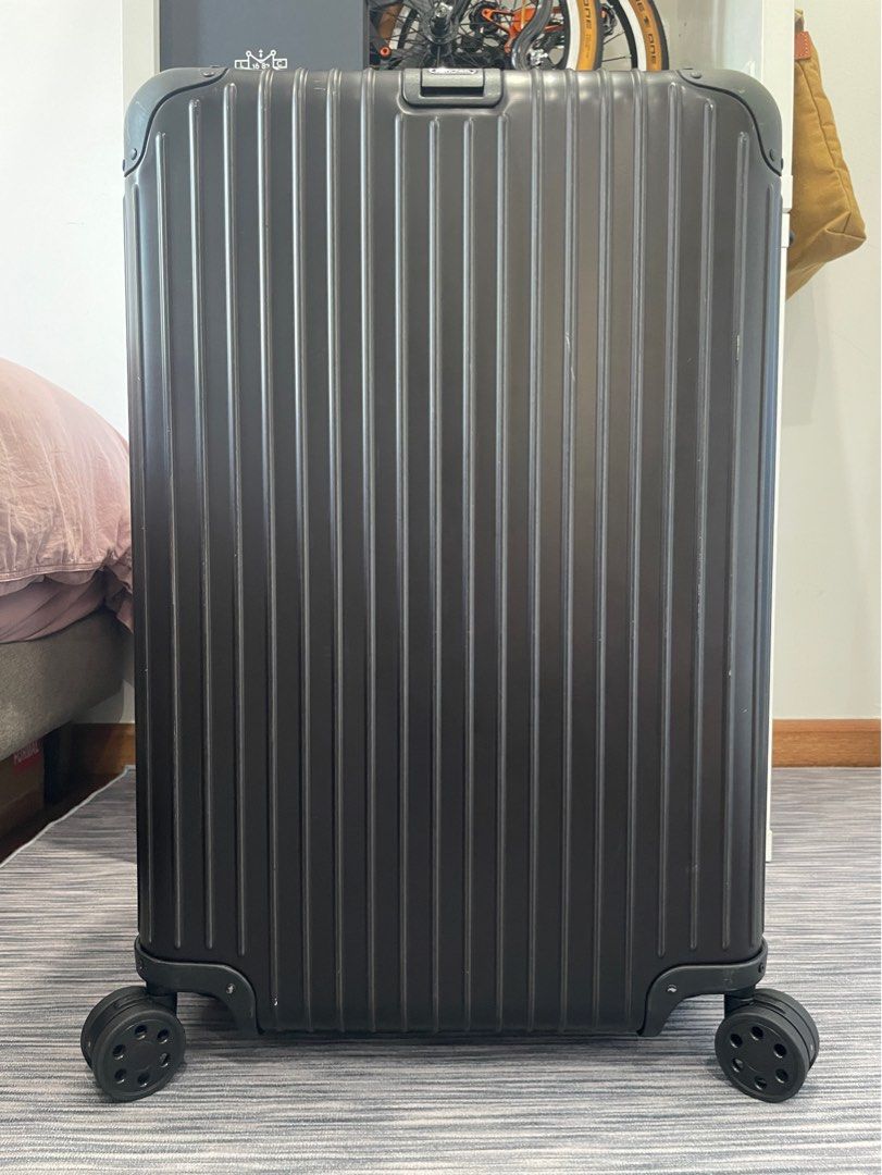 Rimowa topas cheap stealth 29