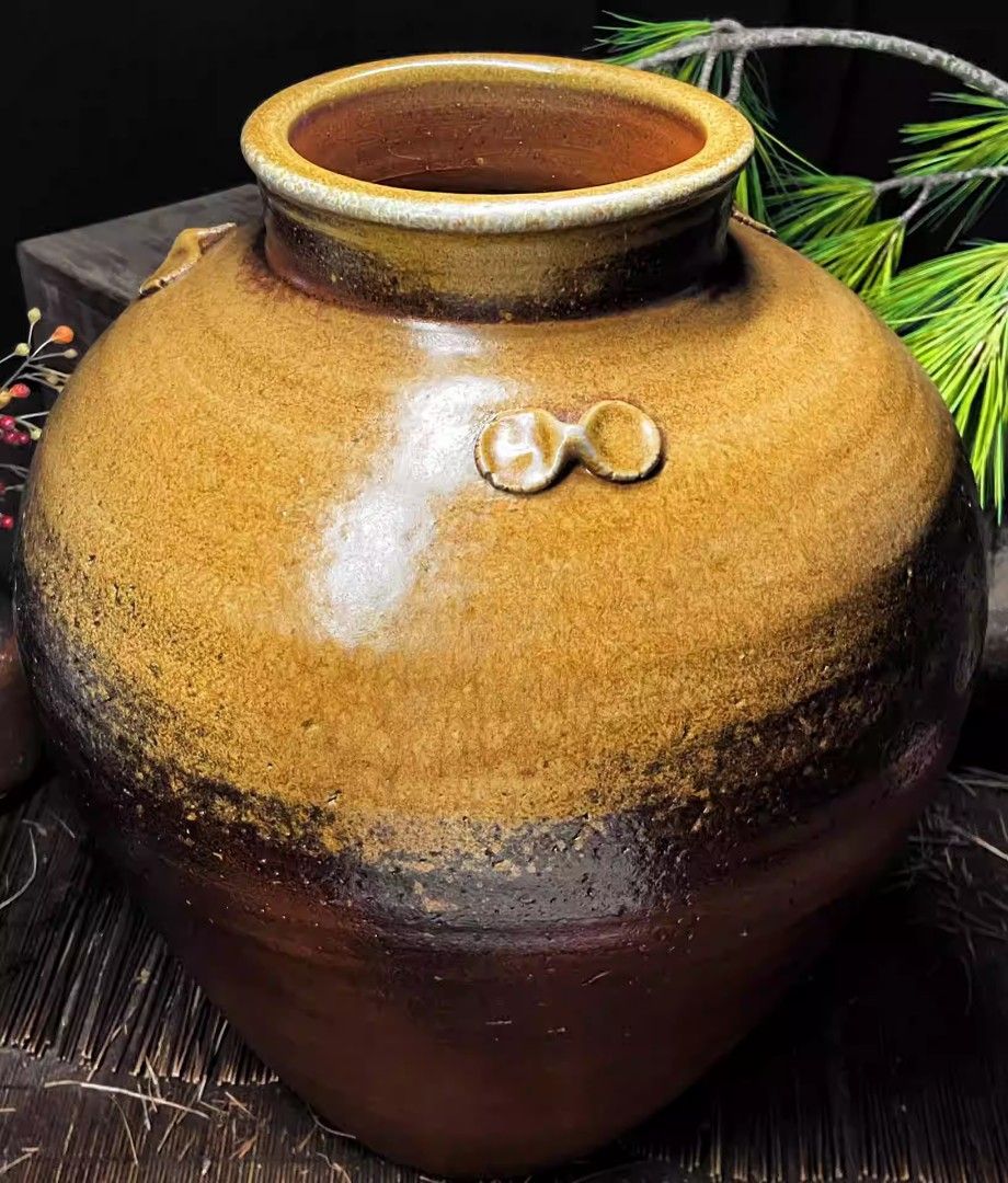 黄金巨壶】, 興趣及遊戲, 收藏品及紀念品, 古董收藏- Carousell