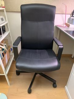 黑色電腦椅/辦公椅（附贈地板保護墊）