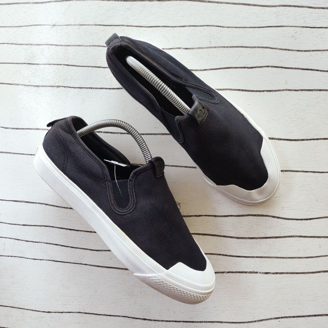 ADIDAS NIZZA SLIP ON BLACK WHITE 8UK Men s Fashion Footwear Sneakers on Carousell