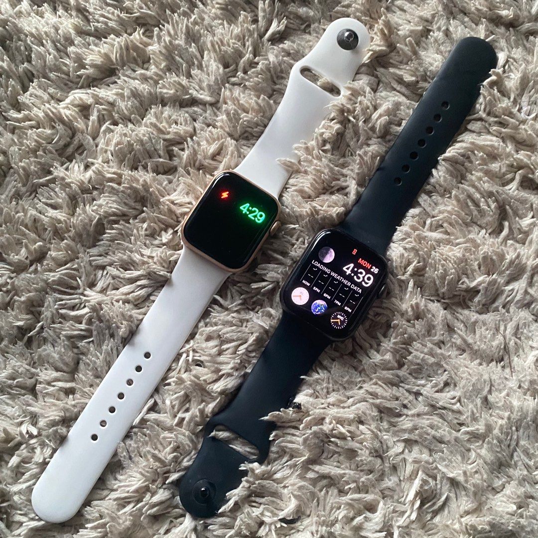 Apple snoppy couple watch
