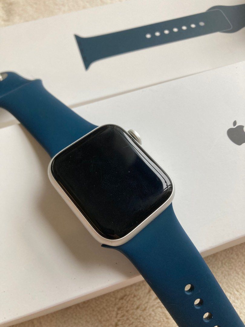 Apple watch se silver deals