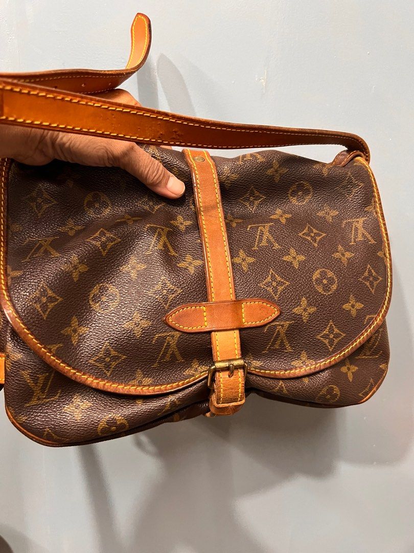 Authentic LV Saumur 30 (Category: Luxury Bags & Wallets) located in Cagayan de Oro. Submitted by riggstuffs (Listing ID 1239630157, Image 1). Description: Guaranteed Authentic LV Saumur 30 With code Exterior is very clean and still in very good condtion Interior has no pen marks or stains Honey combed color of the vachetta RankA in condition Disclaimer: Riggstuffs is not affiliated or associated with the brand posted. All copyright trademark belo