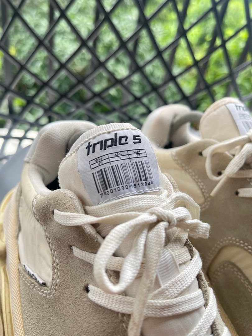 styling balenciaga triple s