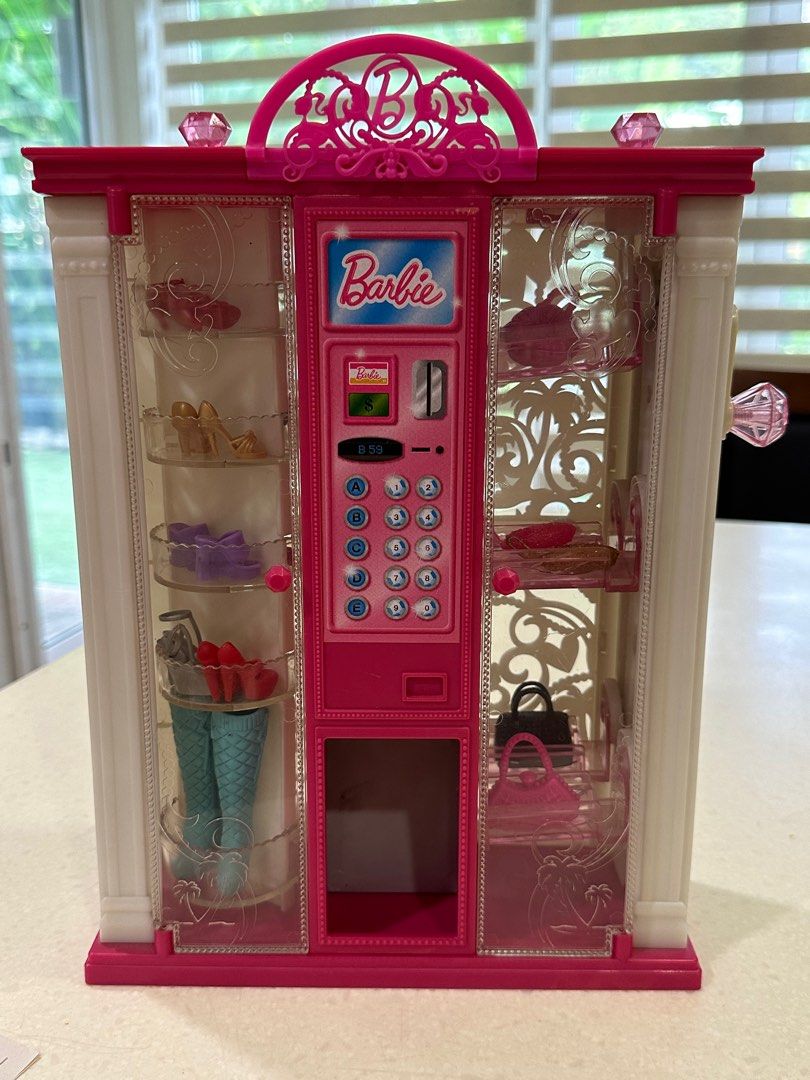 Barbie fashion vending machine, Hobbies & Toys, Toys & Games on Carousell