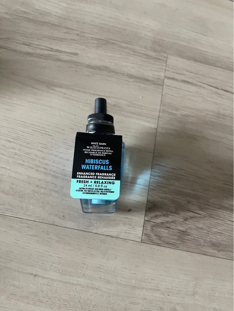 BBW bulb (Category: Home Fragrance) located in Puchong. Submitted by itsprelovedcity (Listing ID 1239567921, Image 1). Description: New item Fresh and relaxing Light je bau dia..x memeningkan😆 postage add rm 8.
