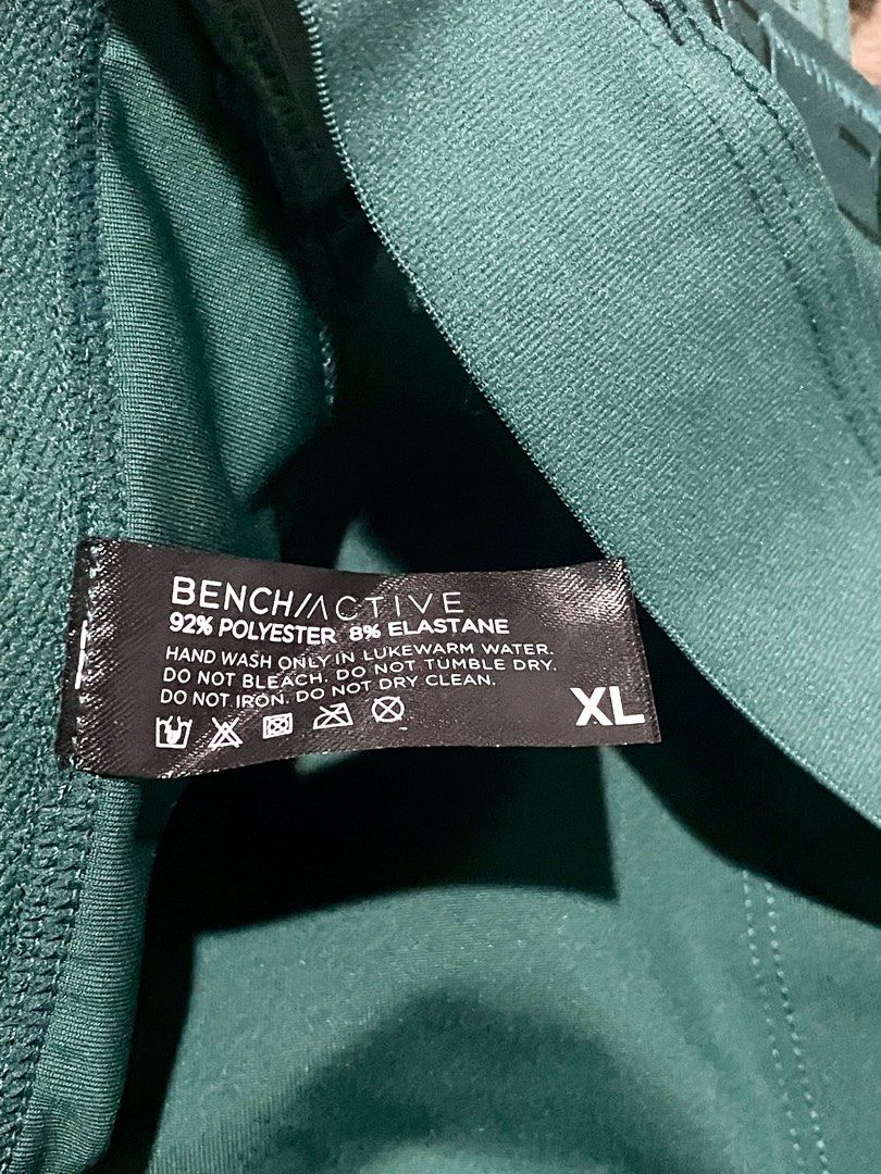 BENCH Active Sports Bra (black&gray) S-M, Men's Fashion, Activewear on  Carousell