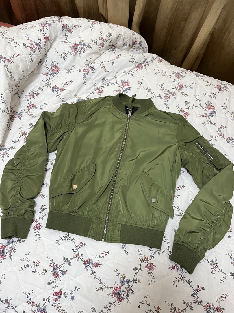 Bomber jacket 2025 bershka woman
