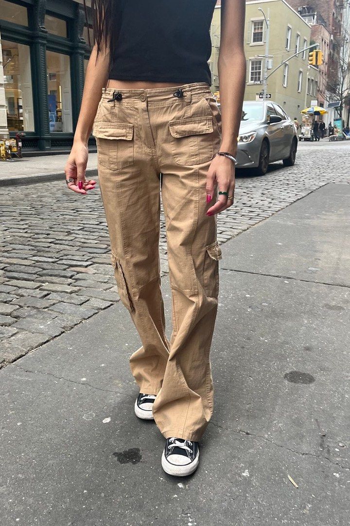 BNWT brandy melville navy / light brown kim cargo pants, 女裝, 褲＆半截裙, 牛仔褲