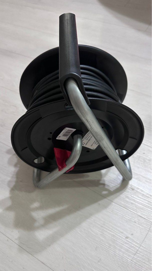 Brennenstuhl Garant 240 Kabeltrommel leer (Outdoor Extension Cable Reel),  TV & Home Appliances, Electrical, Adaptors & Sockets on Carousell