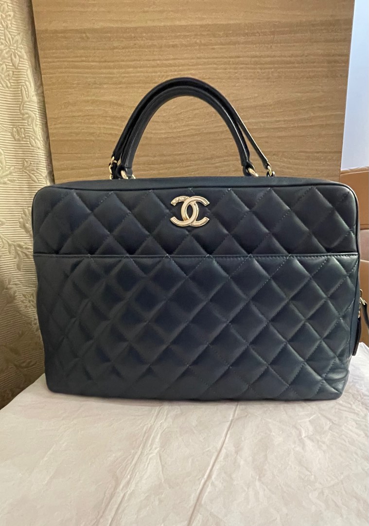 CHANEL Trendy CC Top Handle Bag Medium Blue Lambskin with Gold Hardware 2019
