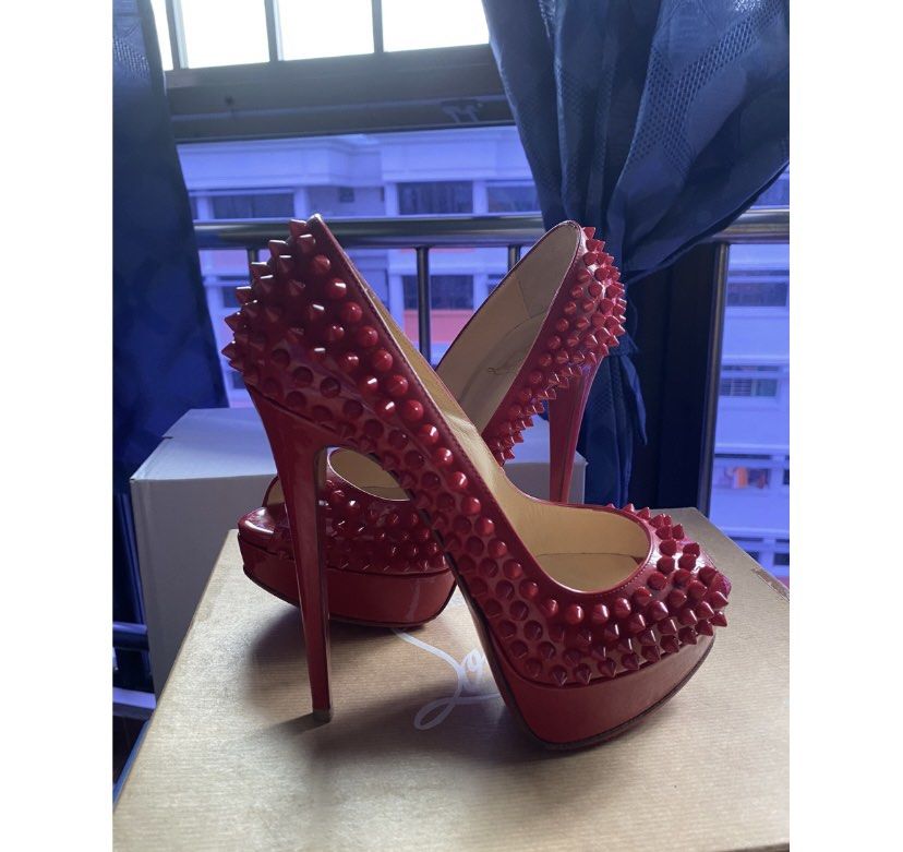 Red heels top with spikes