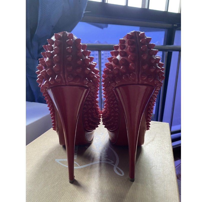 Red spiked louboutin heels store