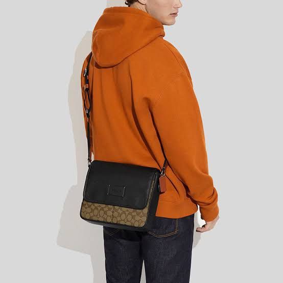 Coach Spring Map Bag 25 In Signature Jacquard on Carousell