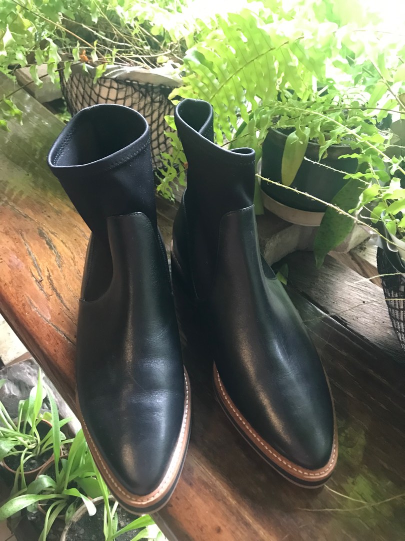 Cole Haan leather booties 7.5 Women s Fashion Footwear Boots on