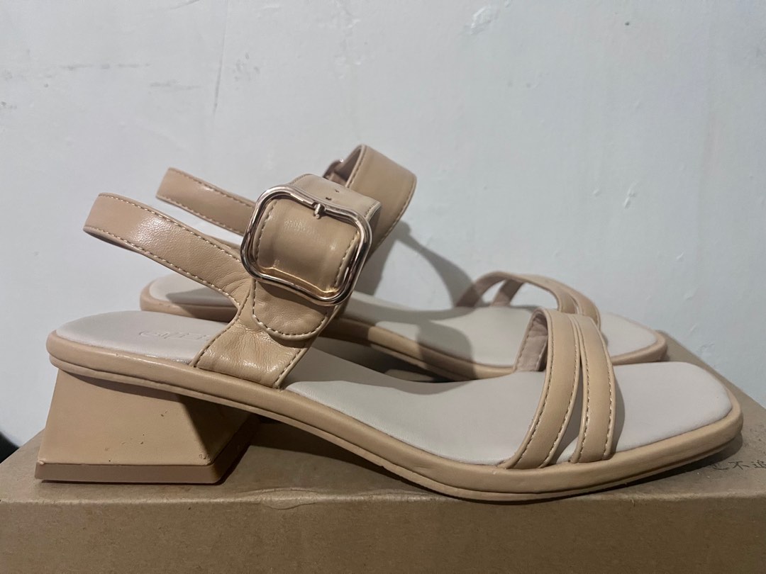 womens cream heeled sandals