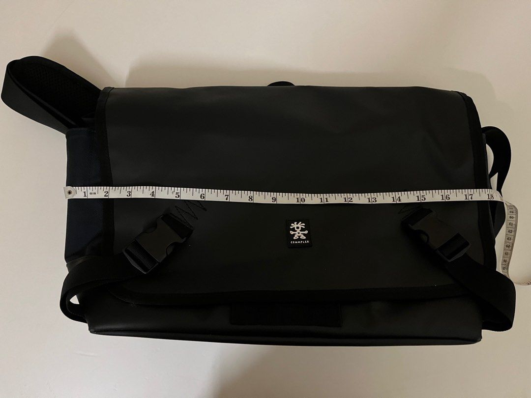 Crumpler top muli 9000