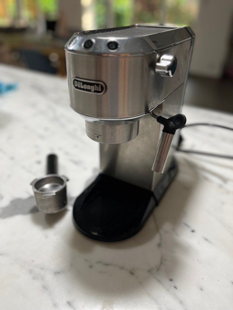 Delonghi Dedica Espresso Machine EC680M, TV & Home Appliances, Kitchen