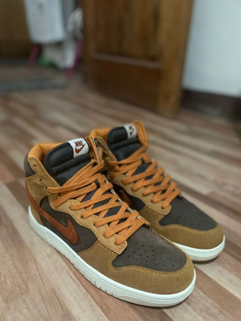 Dijual sneakers Nike Dunk High Premium 'Dark Curry' Dark Russet