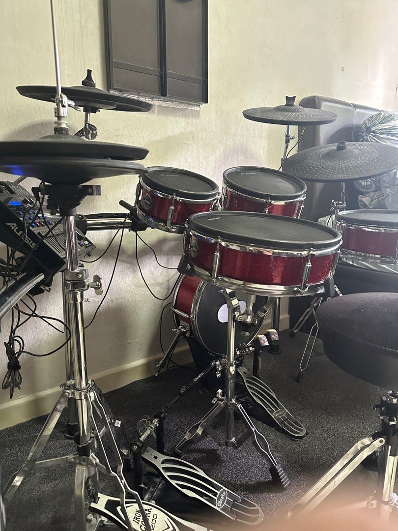 Electric drum set (Alesis strike), Hobbies & Toys, Music & Media ...