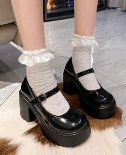 Elegant Mary Jane Shoes Size 7