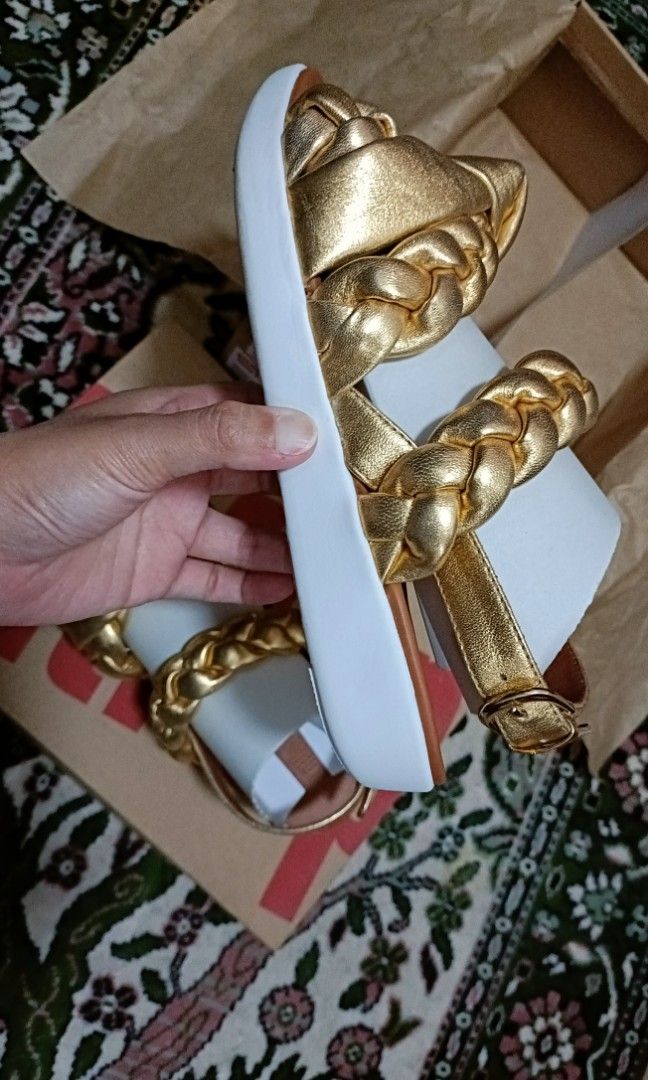 fitflop gold