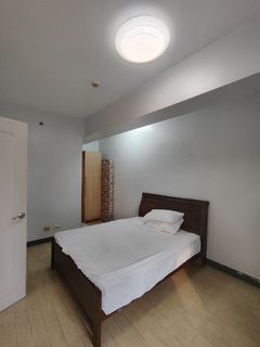 For Rent Manhattan Garden City Semi Furnished 1BR 1 Bedroom 45sqm Condo unit in Araneta Center Cubao Qc Quezon City Manila Parkview Edsa Aurora
