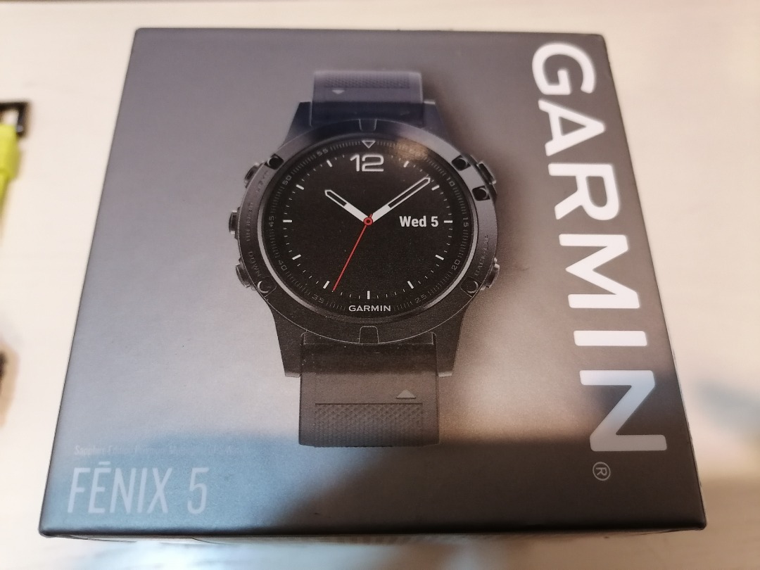 Garmin Fenix 5 Sapphire Edition, 運動產品, 行山及露營- Carousell