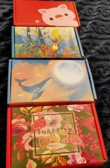 Gift boxes for sale (Category: Storage Boxes & Baskets) located in Makati City. Submitted by aceaceyye (Listing ID 1239563967, Image 2). Description: Gift boxes for sale! Available on hand we have more stocks for each. For pick up: North Caloocan :).