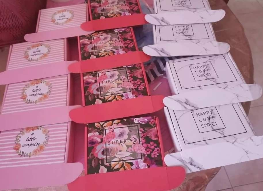 Gift boxes for sale (Category: Storage Boxes & Baskets) located in Makati City. Submitted by aceaceyye (Listing ID 1239563967, Image 1). Description: Gift boxes for sale! Available on hand we have more stocks for each. For pick up: North Caloocan :).