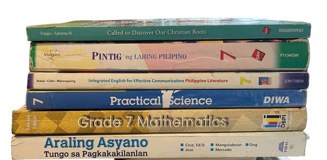 Grade 7 Texbooks, Hobbies & Toys, Books & Magazines, Textbooks on Carousell